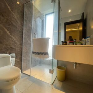 Rent Rover Lahore | Luxury Short-Term Rentals in Lahore | Dha phase 4 Gold crest mall