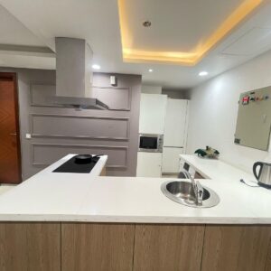 Rent Rover Lahore | Luxury Short-Term Rentals in Lahore | Dha phase 4 Gold crest mall