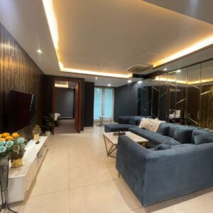 Rent Rover Lahore | Luxury Short-Term Rentals in Lahore | Dha phase 4 Gold crest mall