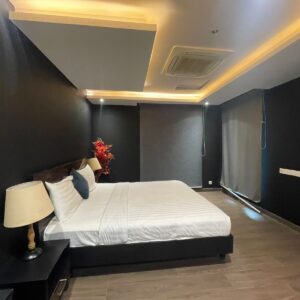 Rent Rover Lahore | Luxury Short-Term Rentals in Lahore | Dha phase 4 Gold crest mall