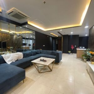 Rent Rover Lahore | Luxury Short-Term Rentals in Lahore | Dha phase 4 Gold crest mall