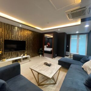 Rent Rover Lahore | Luxury Short-Term Rentals in Lahore | Dha phase 4 Gold crest mall