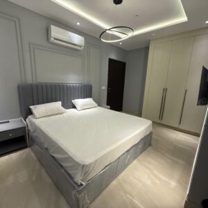 Rent Rover Lahore | Luxury Short-Term Rentals in Lahore | Dha phase 4 Gold crest mall