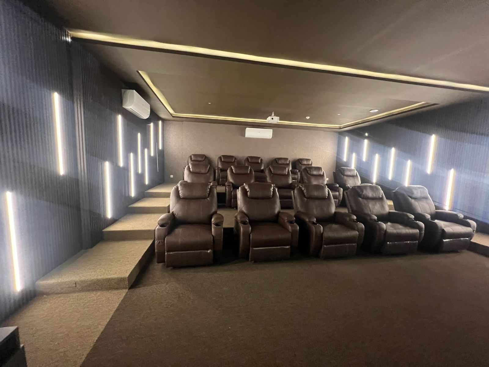 WhatsApp Image 2025-11-14 at 10.42.52 AM Rent Rover Lahore | Luxury Short-Term Rentals in Lahore | Dha phase 4 Gold crest mall