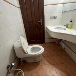 Rent Rover Lahore | Luxury short term Rentals in Lahore | Two bed apartment available for per day near air port dha phase 8 air avenue