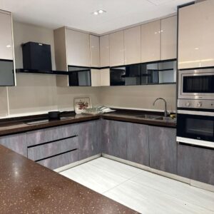 Rent Rover Lahore | Luxury short term Rentals in Lahore | pent-house-vacation-per-day-lahore | Modern kitchen with sleek design.