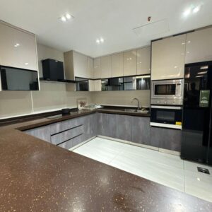 Rent Rover Lahore | Luxury short term Rentals in Lahore | pent-house-vacation-per-day-lahore | Modern kitchen with sleek design.