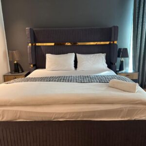 Rent Rover Lahore | Luxury short term Rentals in Lahore | pent-house-vacation-per-day-lahore | modern bed room