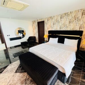 Rent Rover Lahore | Luxury short term Rentals in Lahore | DHA Phase 4 Gold Crest Mall Penthouse | 4 Bed Luxury Stay Lahore