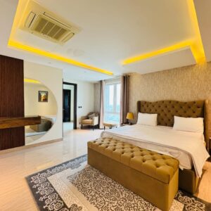 Rent Rover Lahore | Luxury short term Rentals in Lahore | pent-house-vacation-per-day-lahore